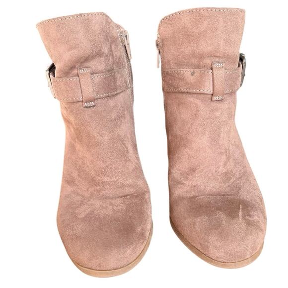 Merona Ankle Boots Women 9 Faux Suede Shoes Taupe Tan Heel Side Zip Neutral Chic - Picture 2 of 15